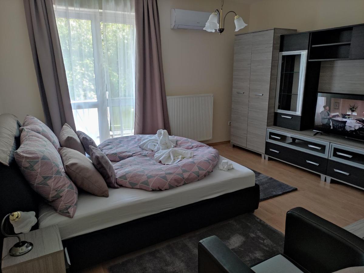 Zsanett Appartement Хевиз Экстерьер фото