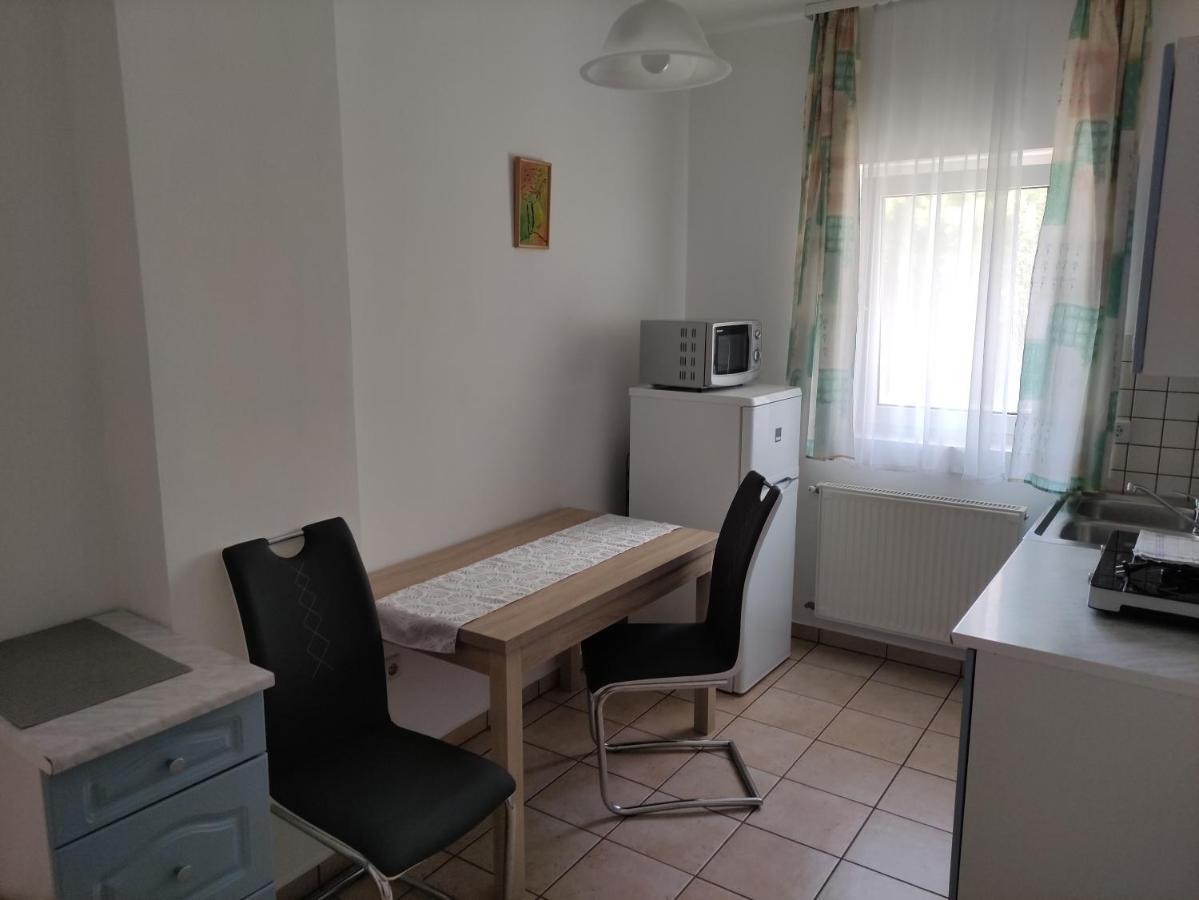 Zsanett Appartement Хевиз Экстерьер фото