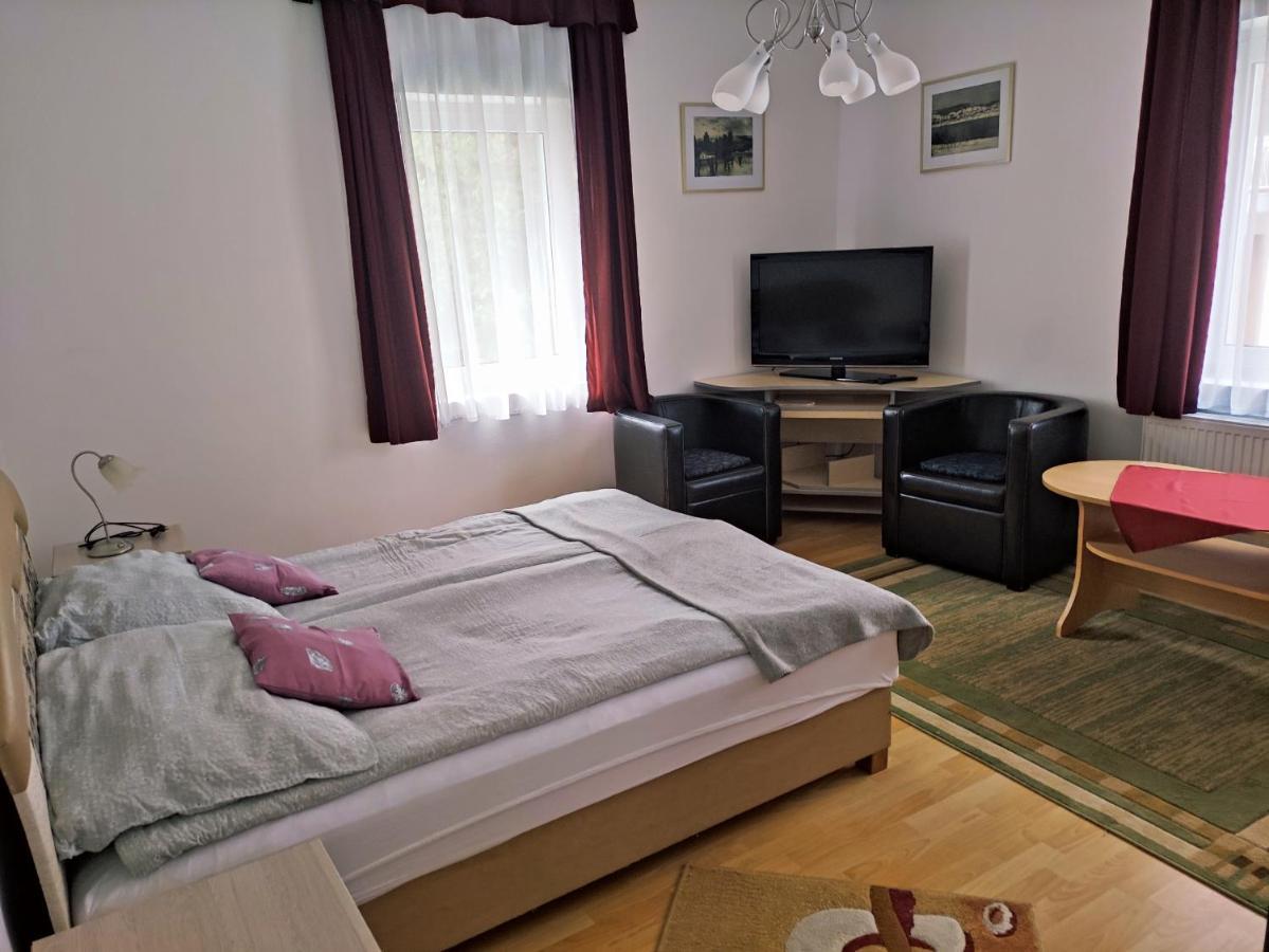 Zsanett Appartement Хевиз Экстерьер фото