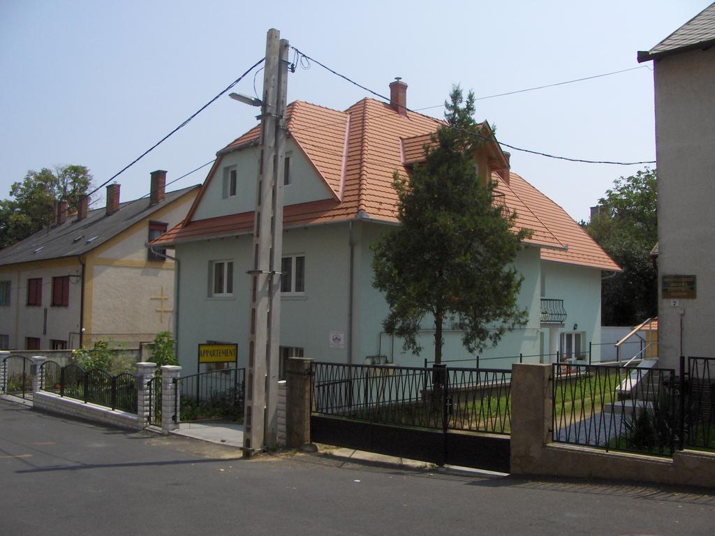 Zsanett Appartement Хевиз Экстерьер фото